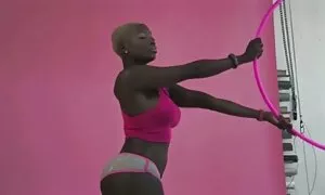 ਸਿਬੋਂਗਾਈਲ ਕਮਿੰਗਜ਼: ਈ ...